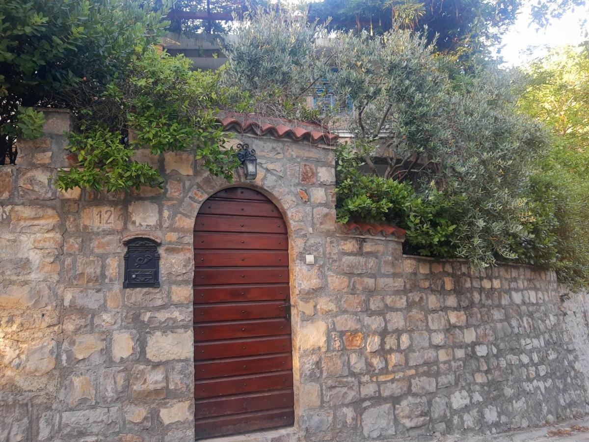 Sea-Side Old Stone Villa With A Private Garden Budva Extérieur photo