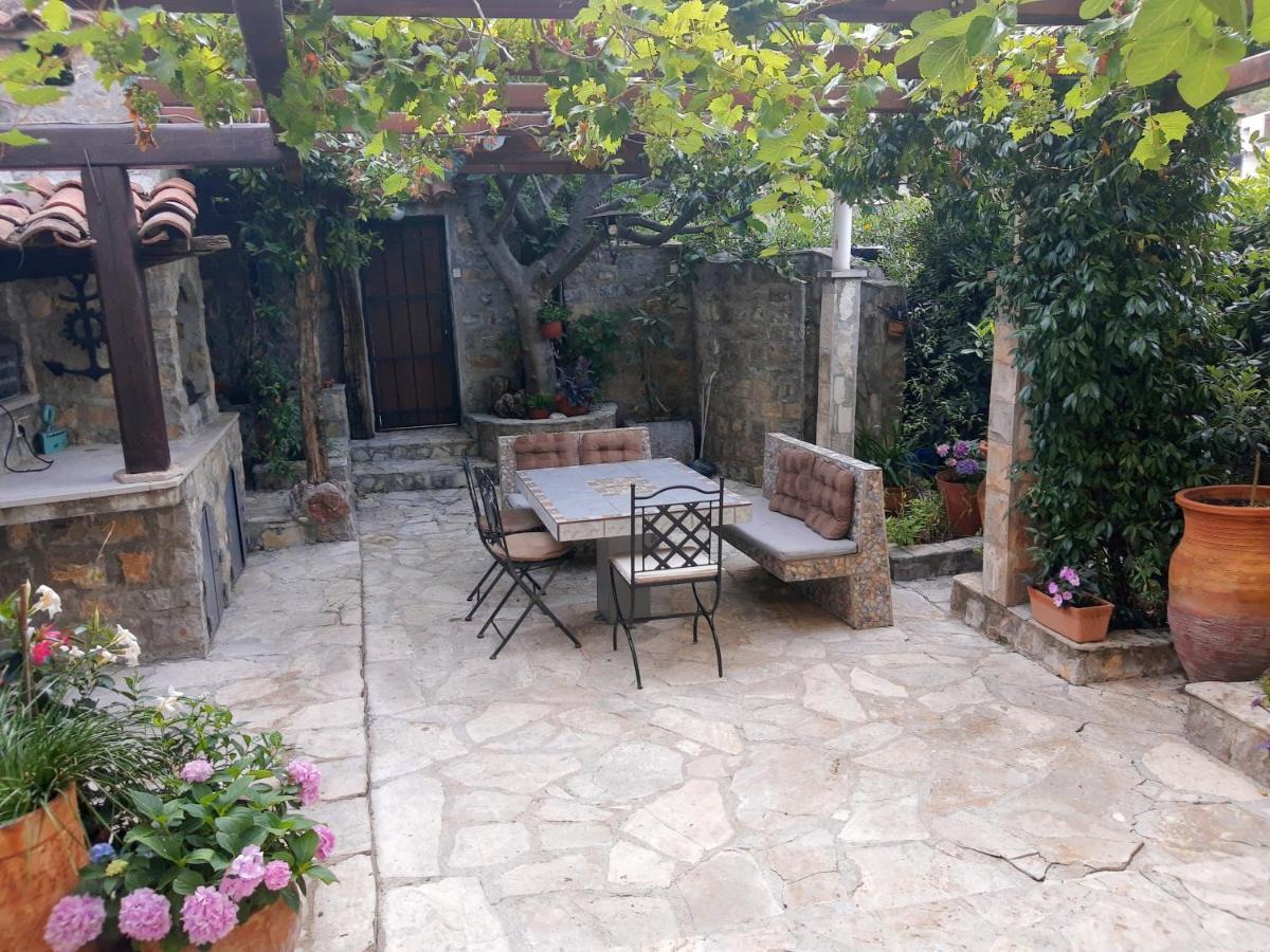 Sea-Side Old Stone Villa With A Private Garden Budva Extérieur photo