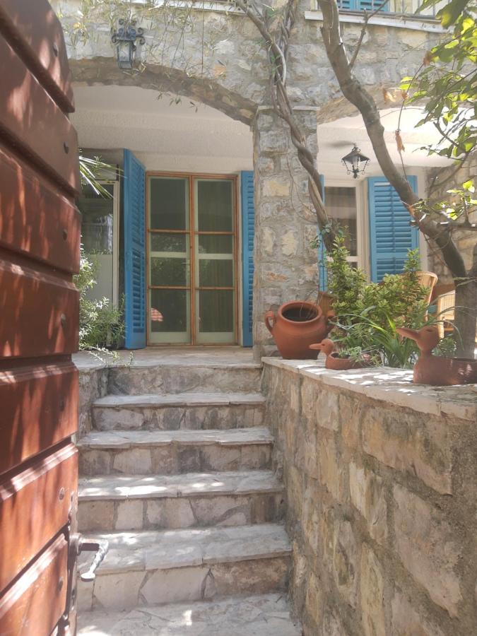 Sea-Side Old Stone Villa With A Private Garden Budva Extérieur photo