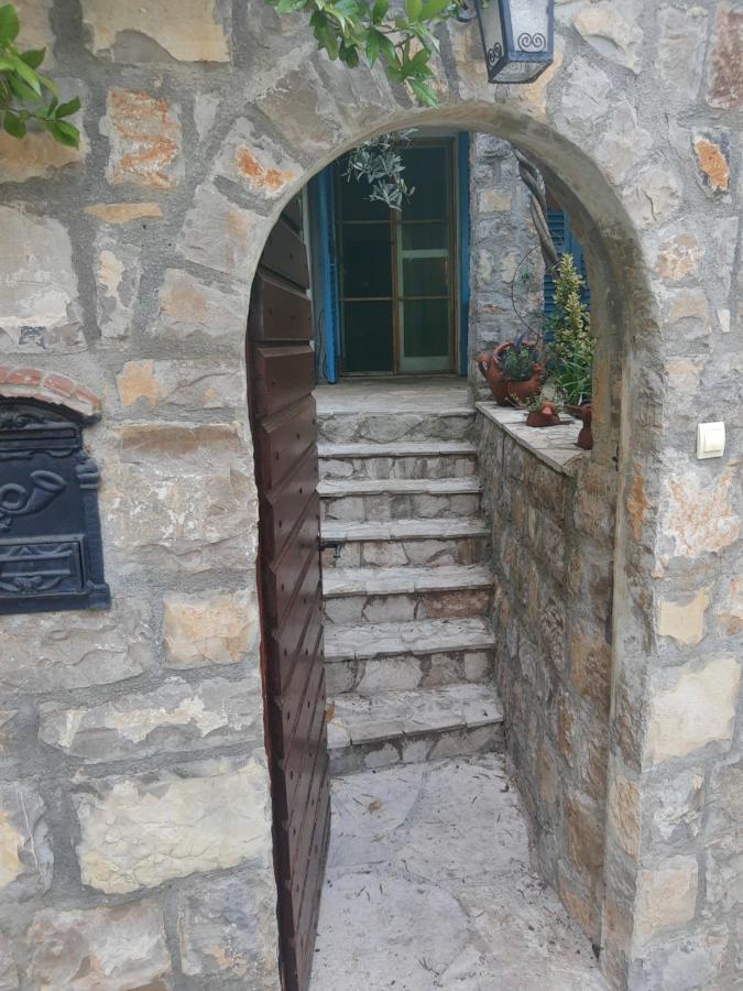 Sea-Side Old Stone Villa With A Private Garden Budva Extérieur photo