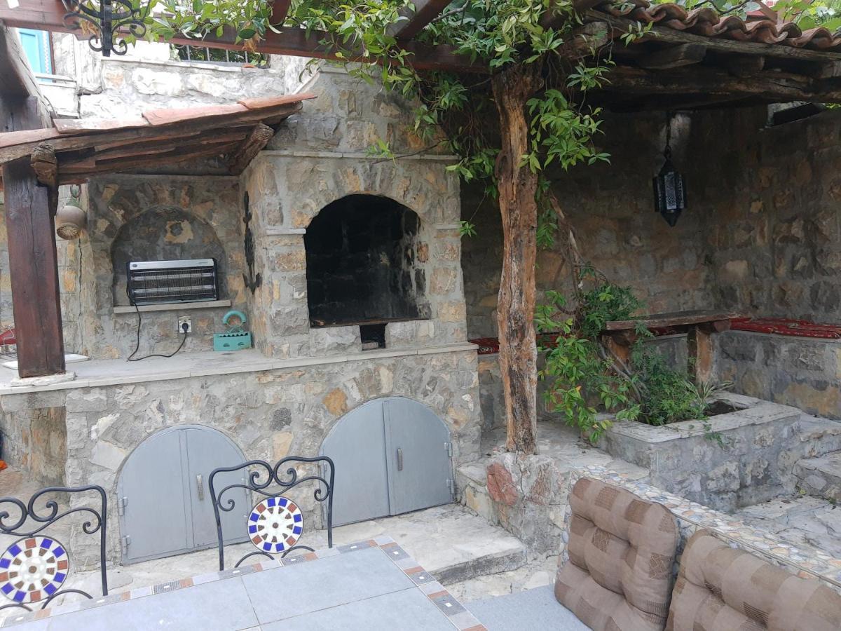 Sea-Side Old Stone Villa With A Private Garden Budva Extérieur photo