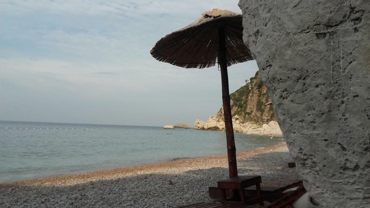 Sea-Side Old Stone Villa With A Private Garden Budva Extérieur photo