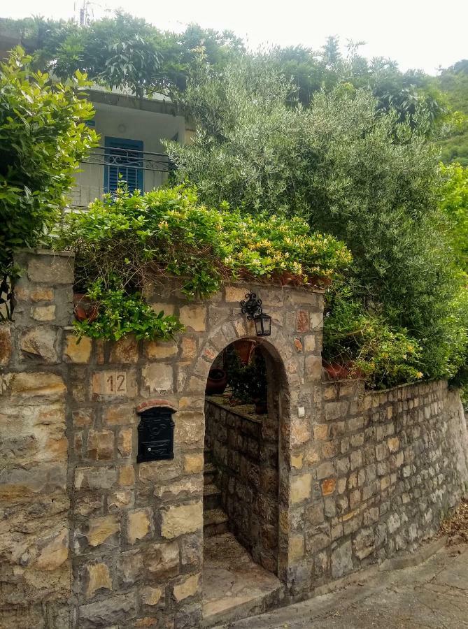 Sea-Side Old Stone Villa With A Private Garden Budva Extérieur photo